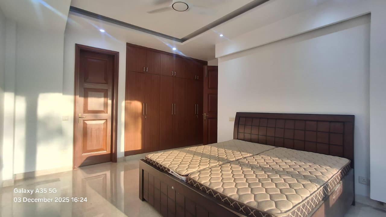 3BHK · Semi Furnished · Apartment