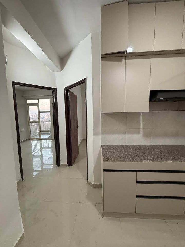 3BHK · Semi Furnished · Apartment
