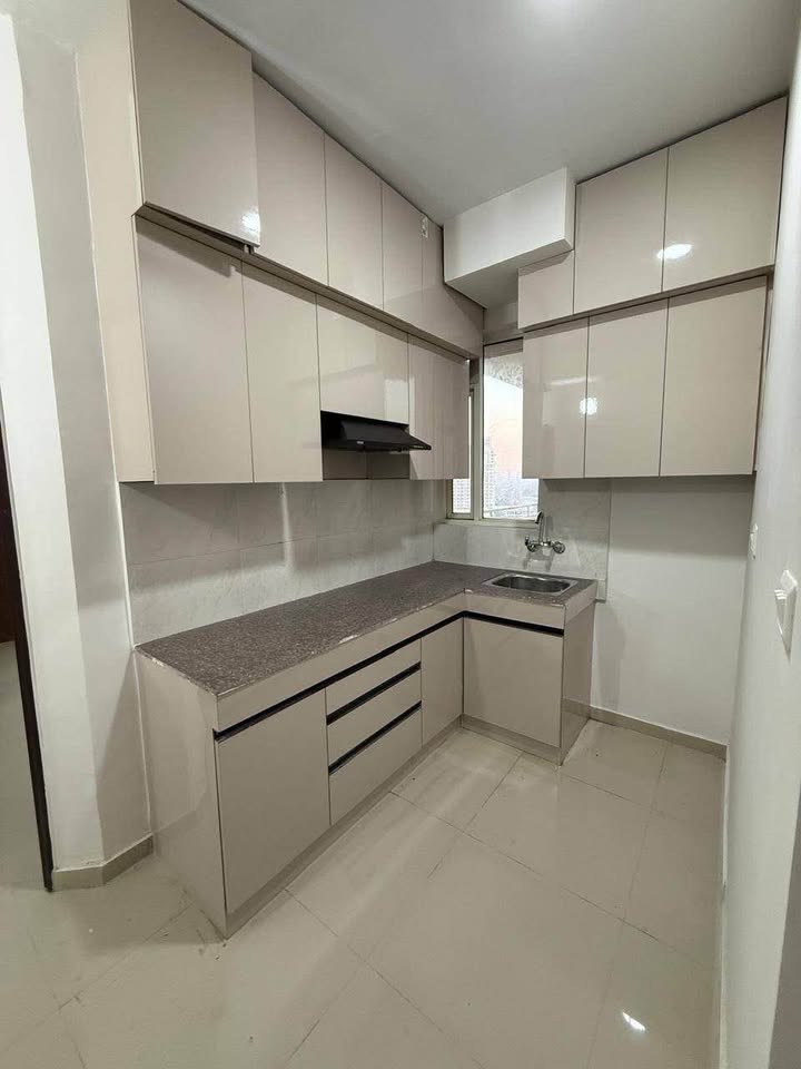 3BHK · Semi Furnished · Apartment