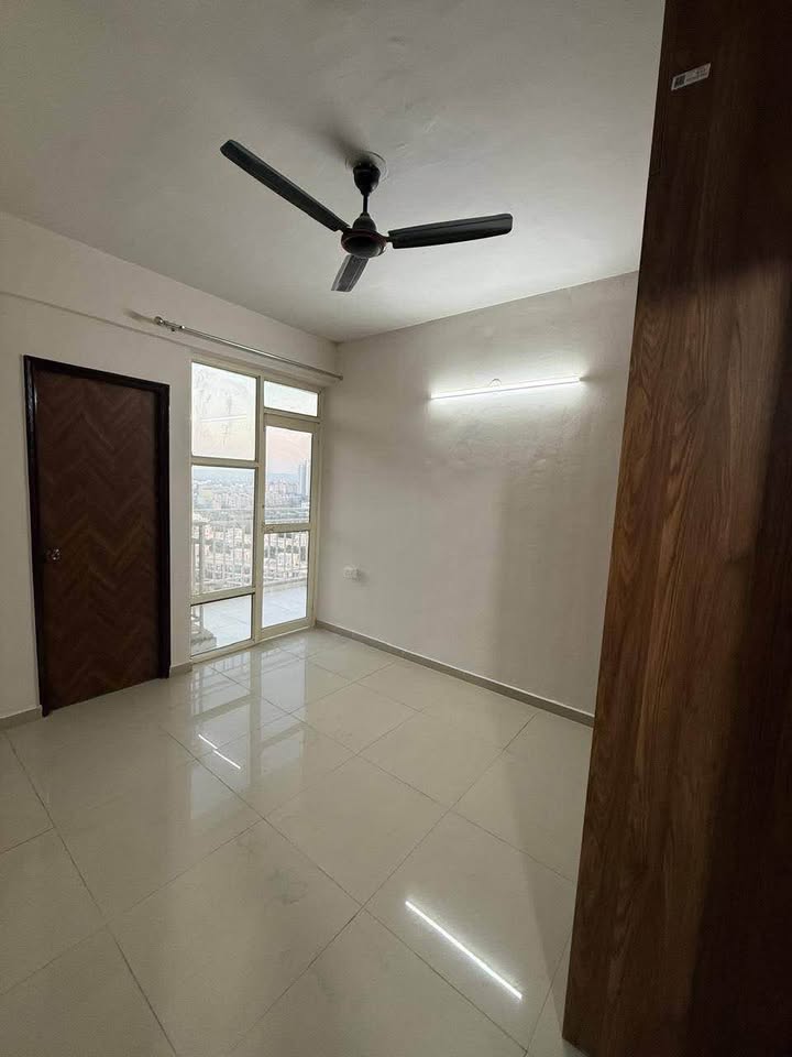 3BHK · Semi Furnished · Apartment