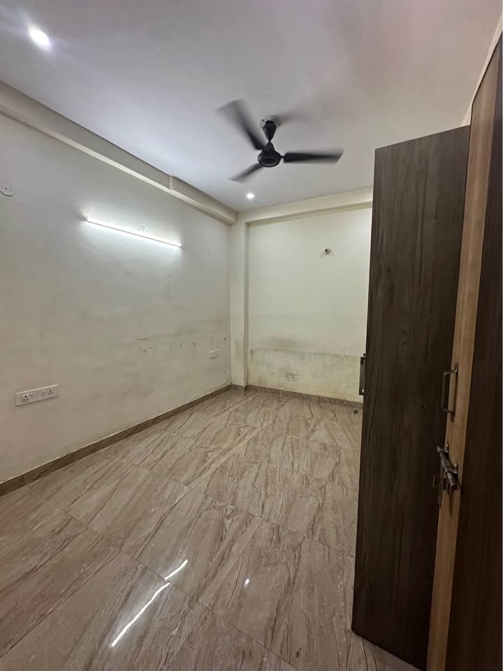 1BHK · Semi Furnished · Apartment