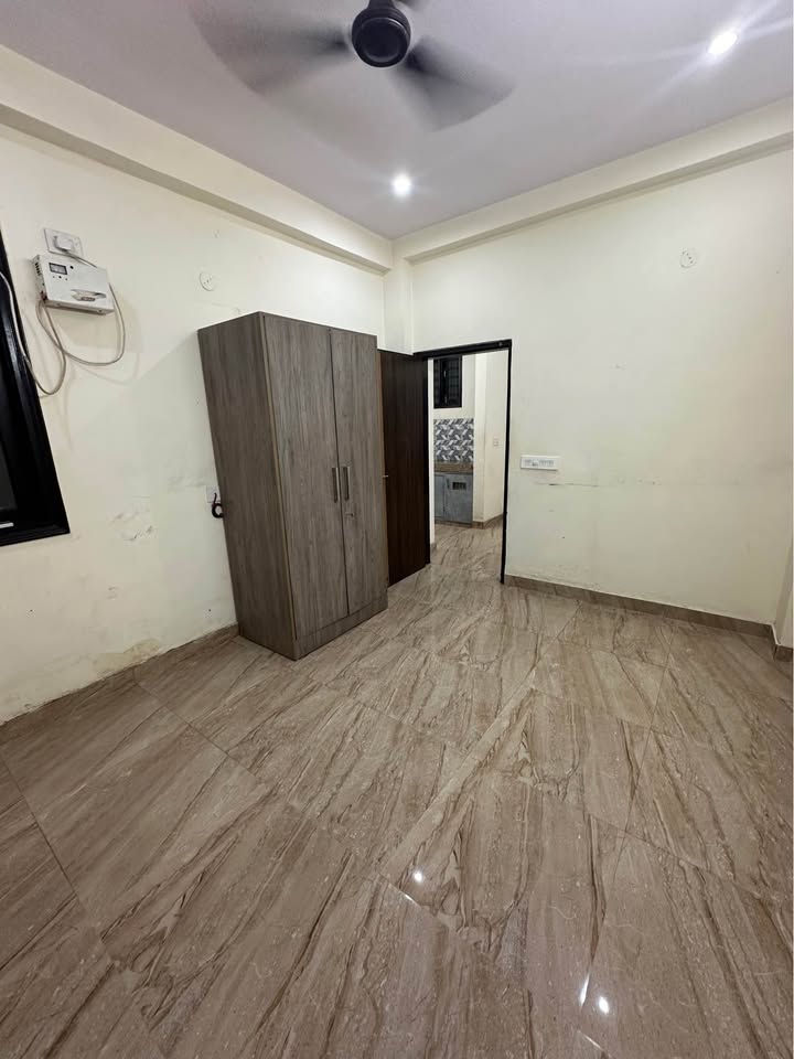 1BHK · Semi Furnished · Apartment