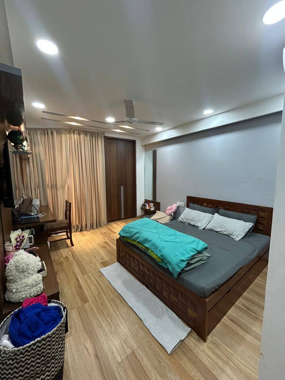3BHK · Semi Furnished · Apartment