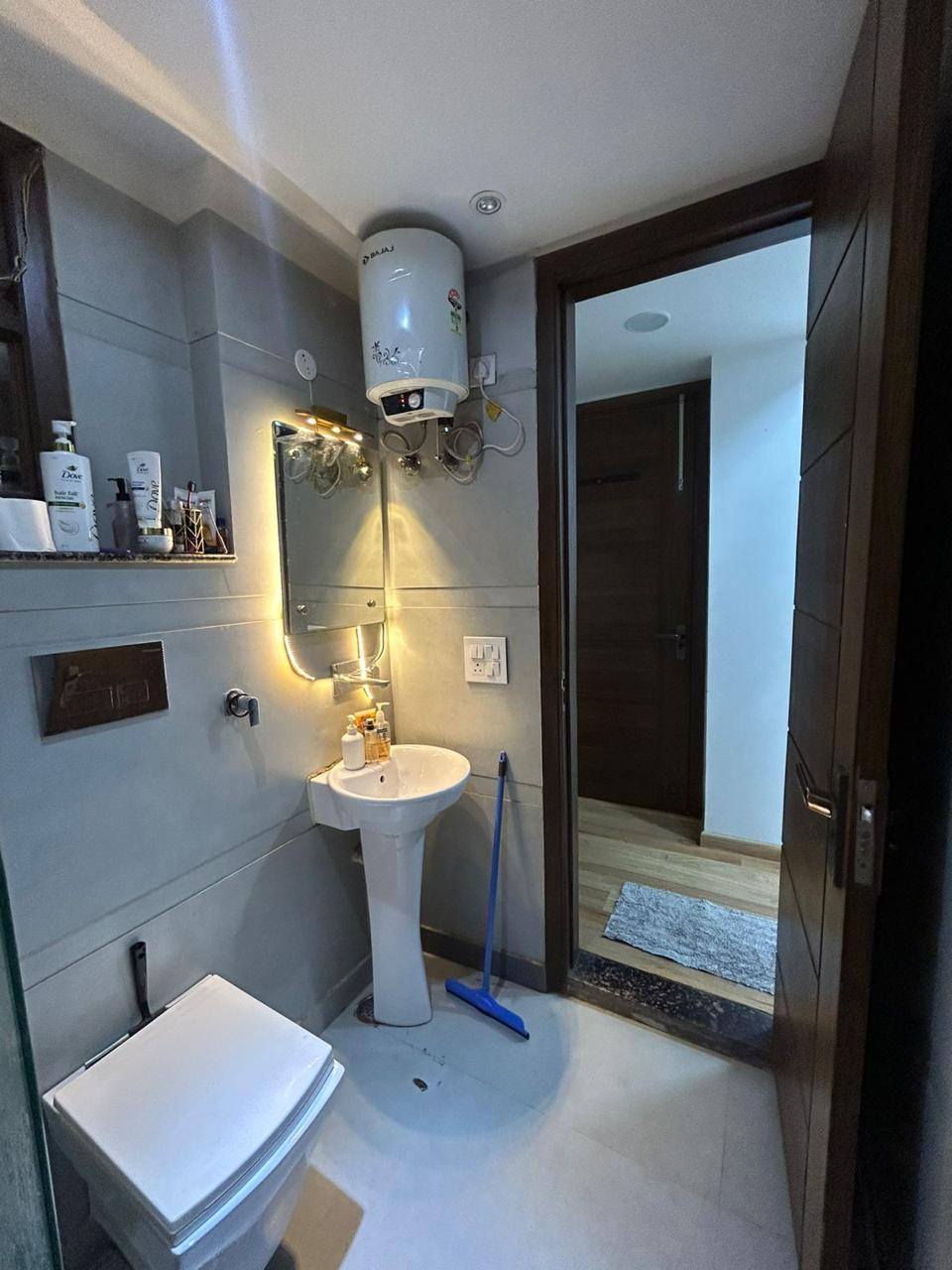 3BHK · Semi Furnished · Apartment