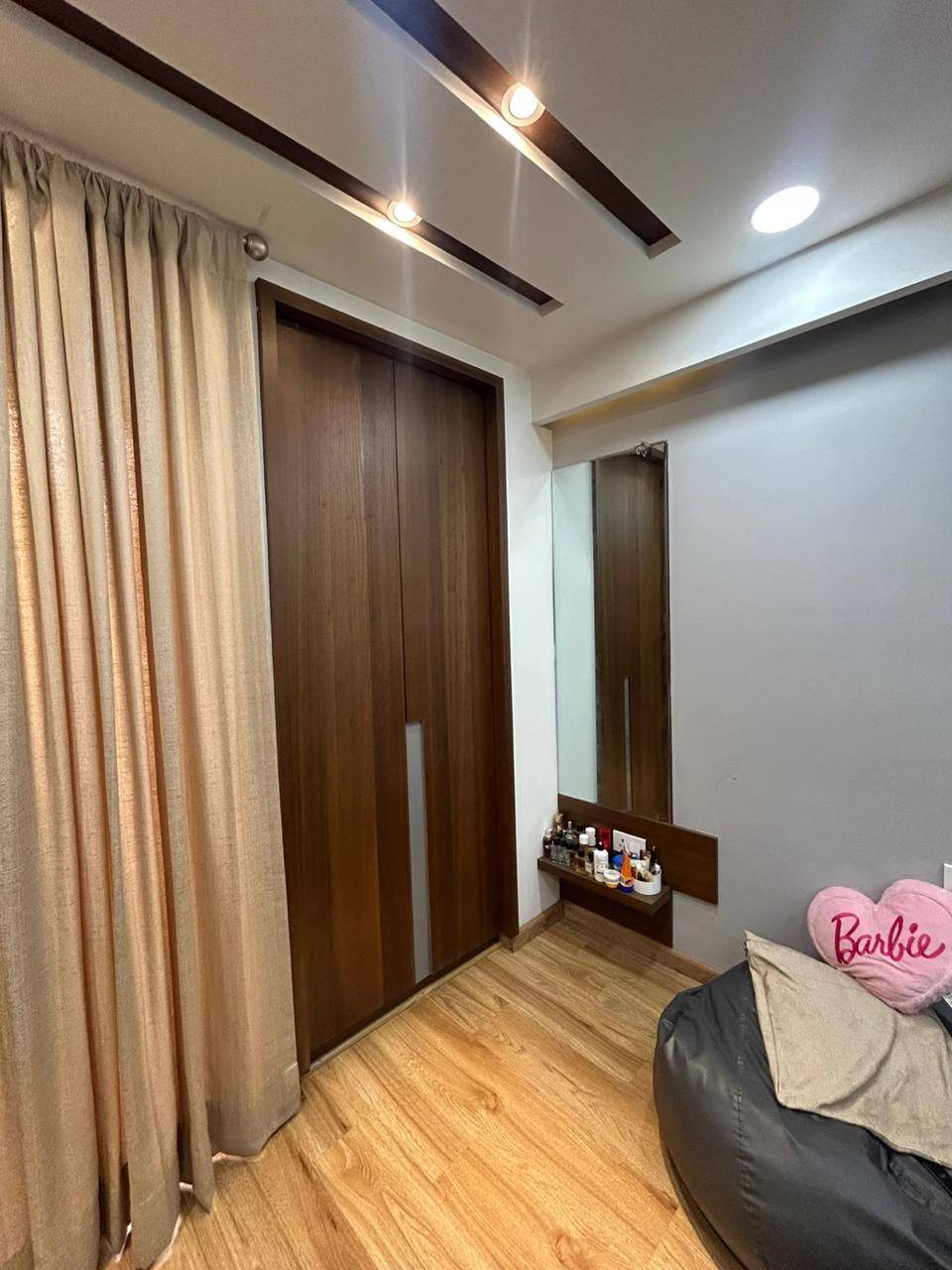 3BHK · Semi Furnished · Apartment
