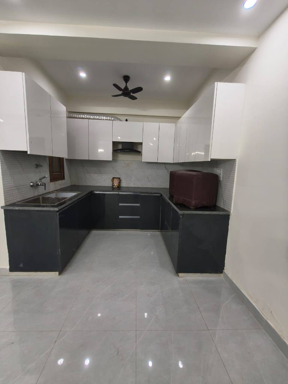 3BHK · Semi Furnished · Apartment