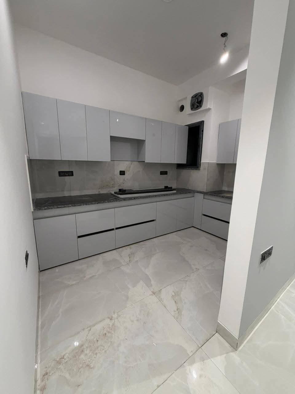 2BHK · Semi Furnished · Apartment
