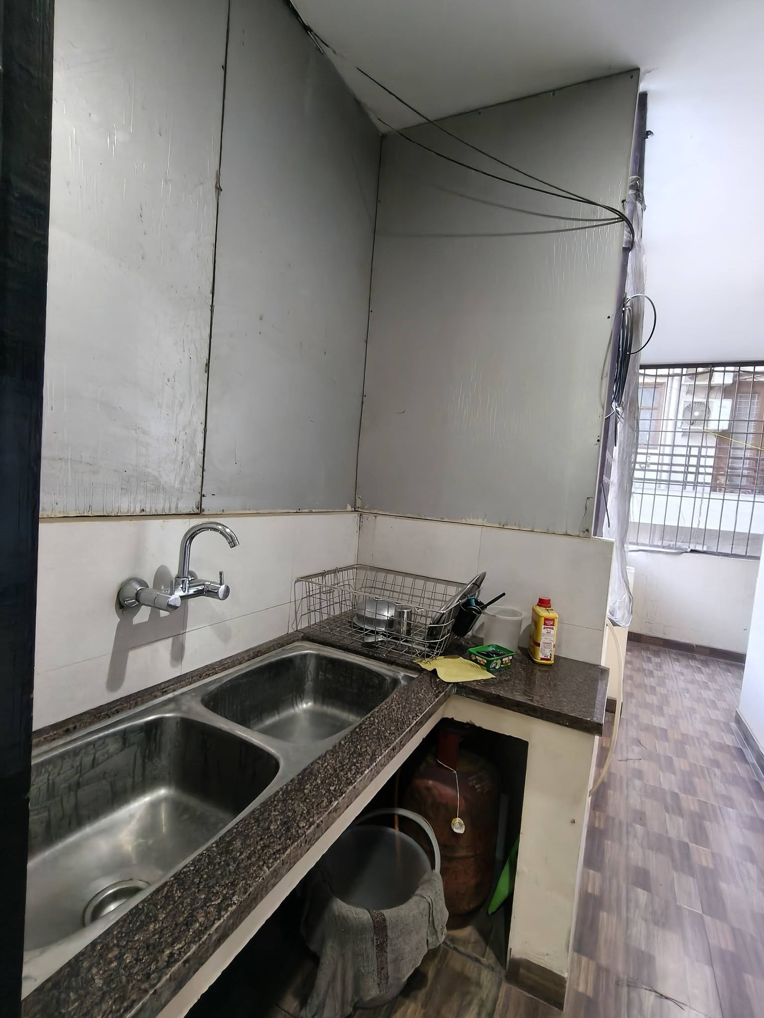 3BHK · Semi Furnished · Apartment