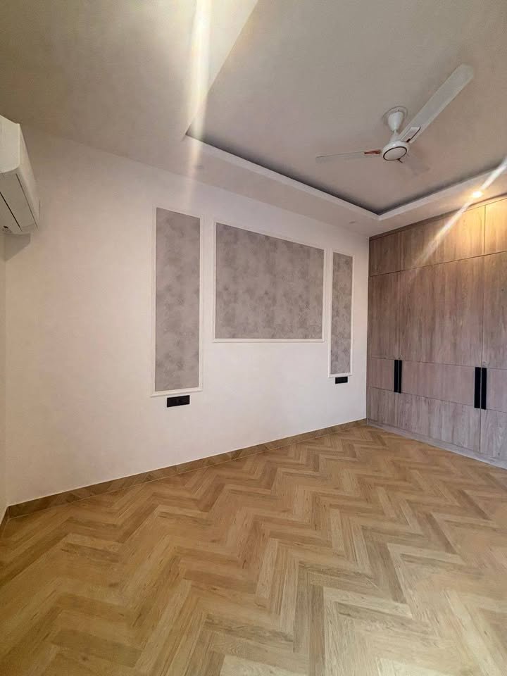 3BHK · Semi Furnished · Apartment