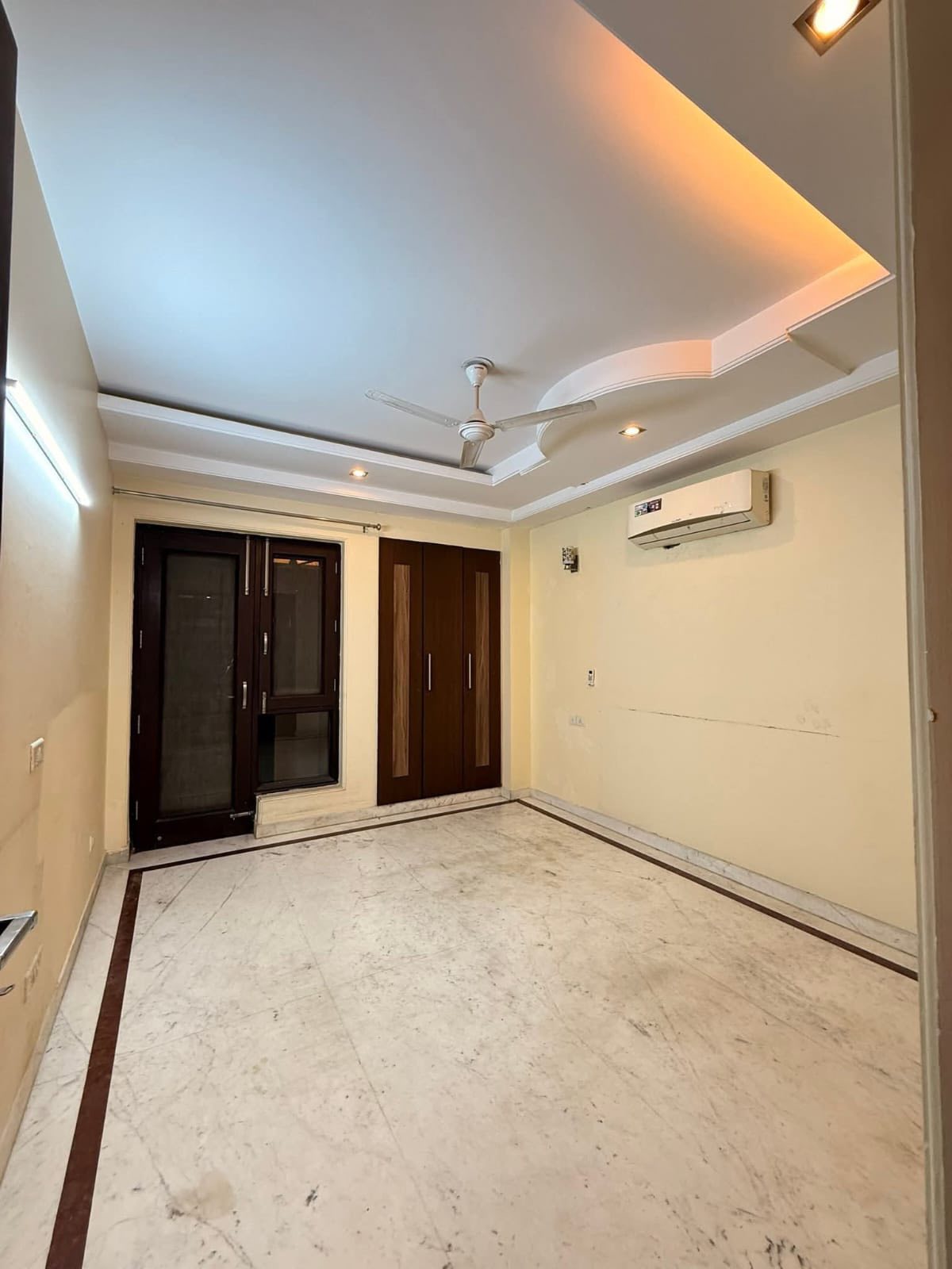 3BHK · Semi Furnished · Apartment