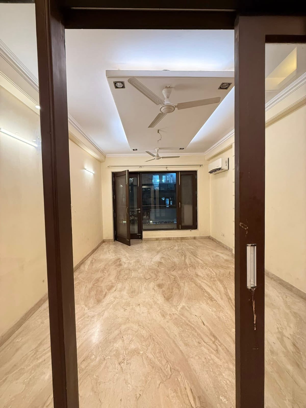3BHK · Semi Furnished · Apartment