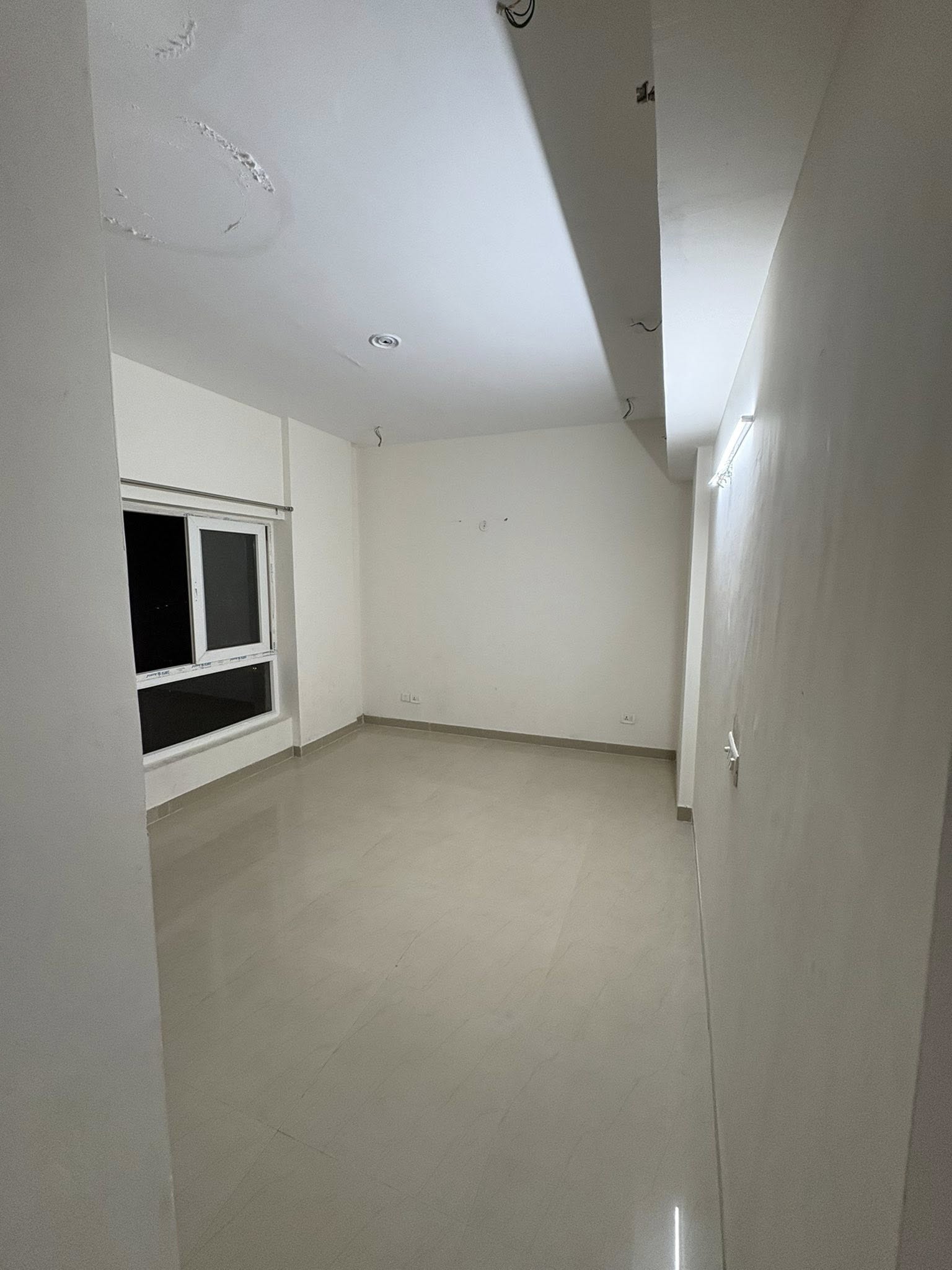 4BHK · Semi Furnished · Apartment