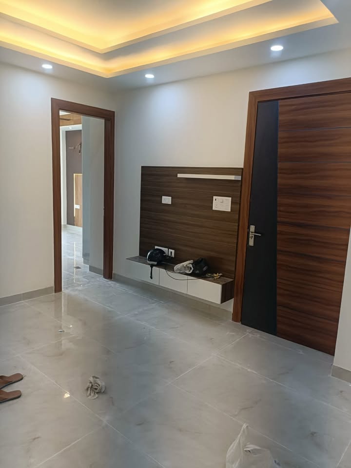 3BHK · Semi Furnished · Apartment