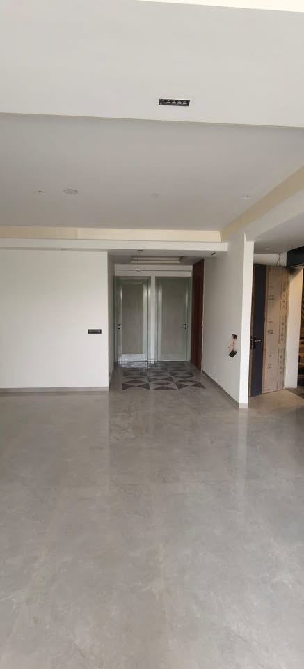 4BHK · Semi Furnished · Apartment
