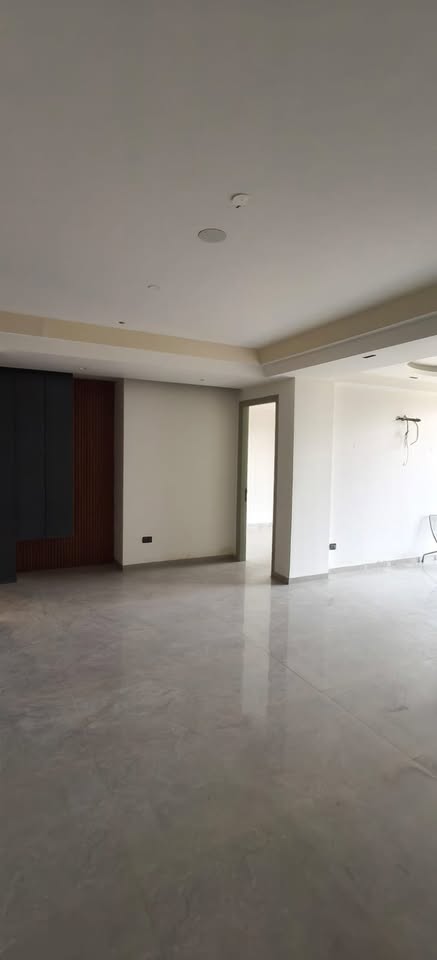 4BHK · Semi Furnished · Apartment
