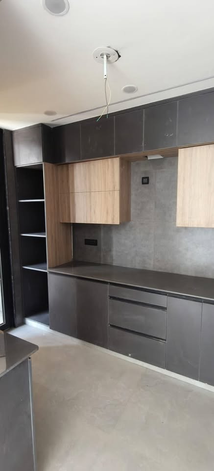 3BHK · Semi Furnished · Apartment