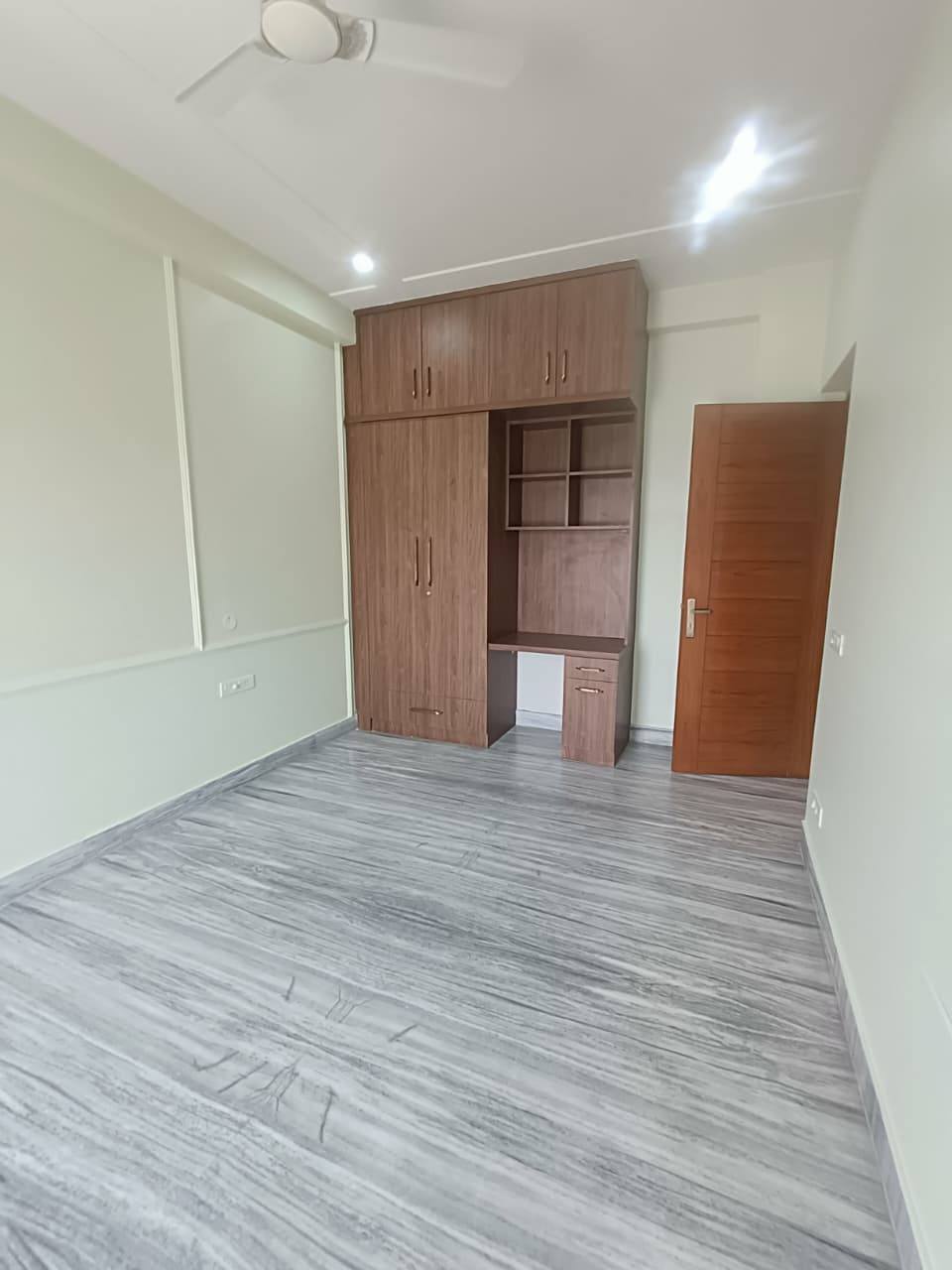 3BHK · Semi Furnished · Apartment