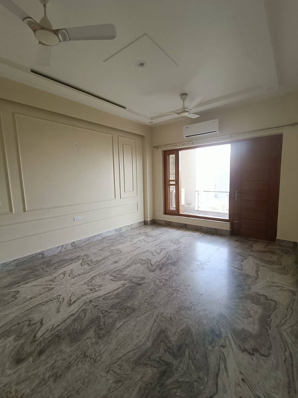 3BHK · Semi Furnished · Apartment