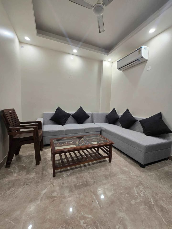 1BHK · Semi Furnished · Apartment