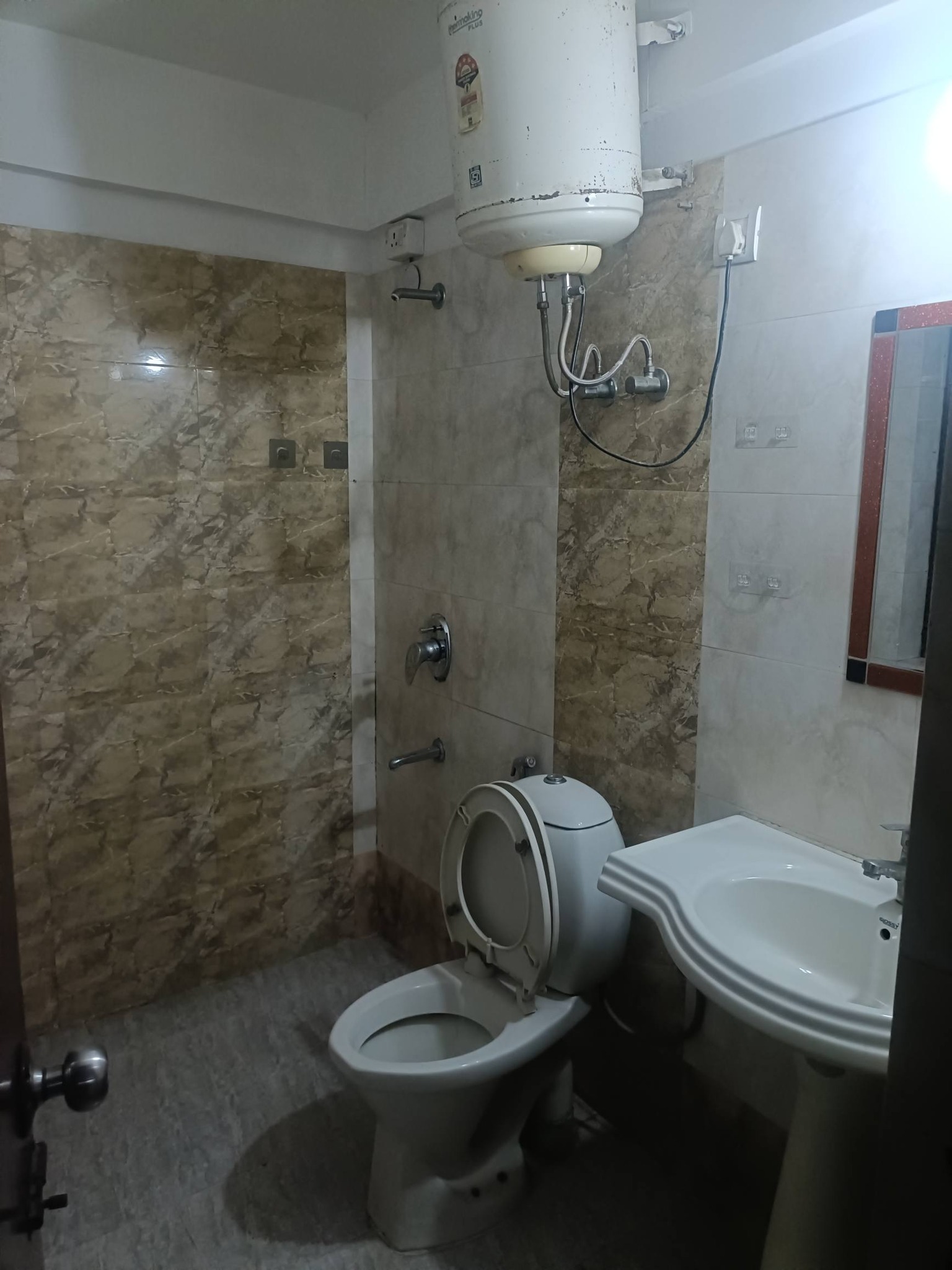 2BHK · Semi Furnished · Apartment