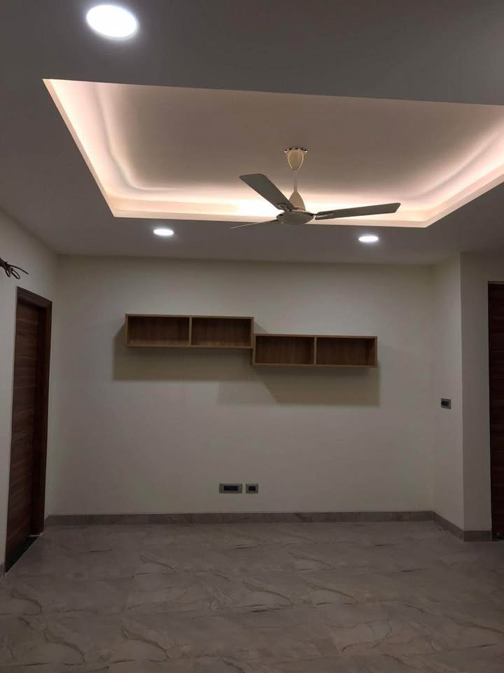 3BHK · Semi Furnished · Apartment