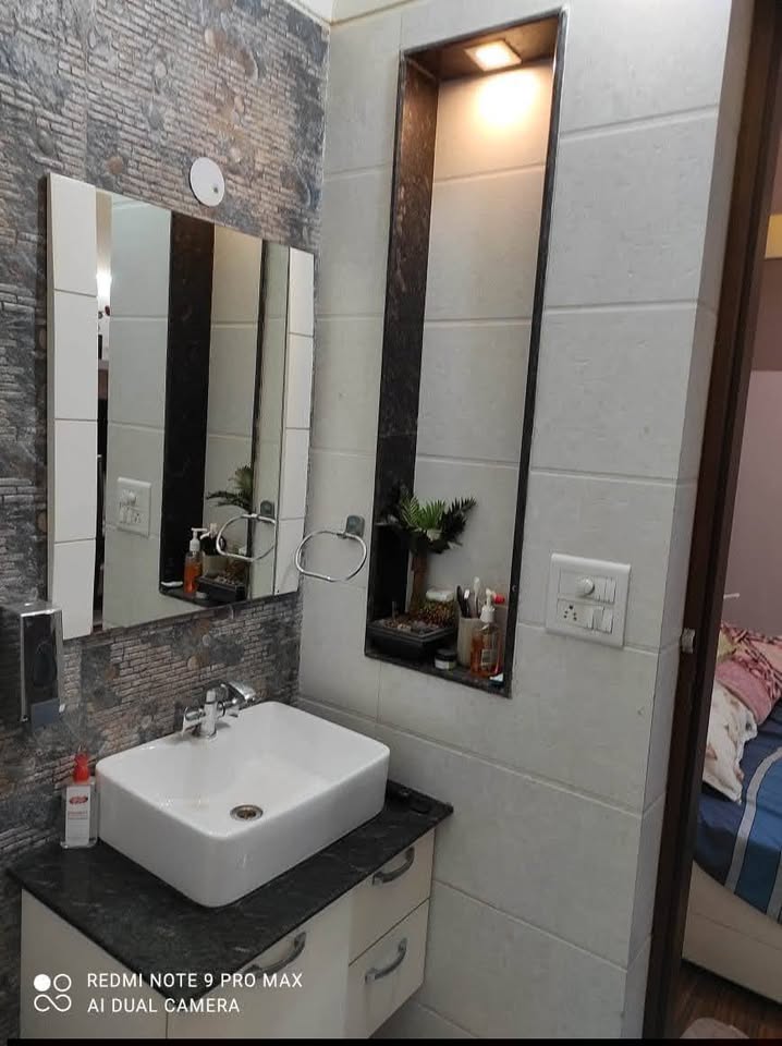 2BHK · Semi Furnished · Apartment
