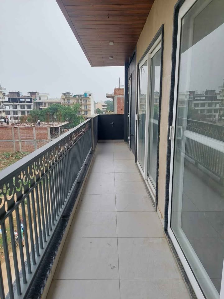 3BHK · Semi Furnished · Apartment