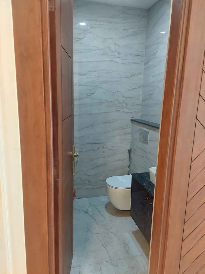 3BHK · Semi Furnished · Apartment