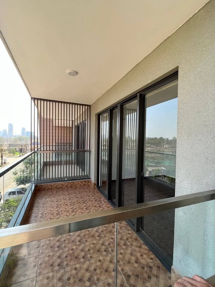 3BHK · Semi Furnished · Apartment