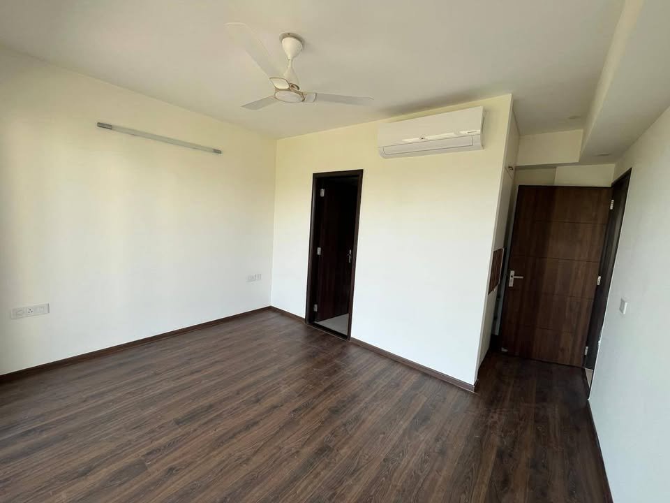 3BHK · Semi Furnished · Apartment