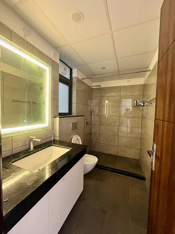 3BHK · Semi Furnished · Apartment