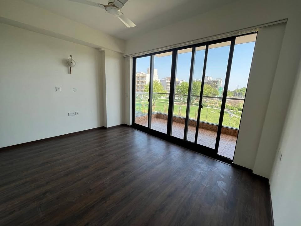 3BHK · Semi Furnished · Apartment