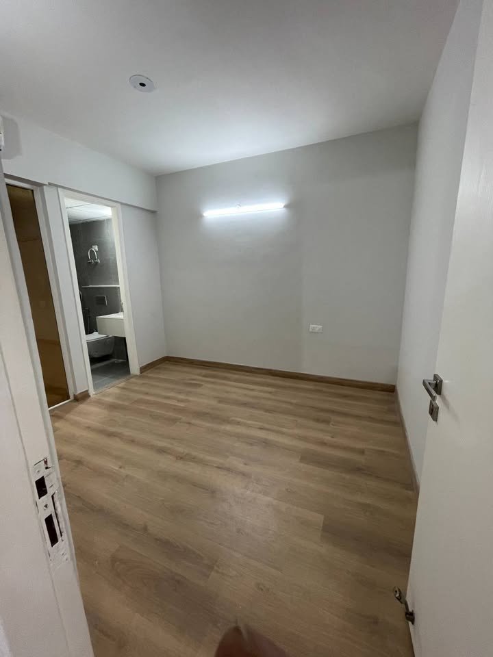 2BHK · Semi Furnished · Apartment