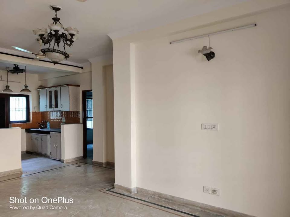 3BHK · Semi Furnished · Apartment