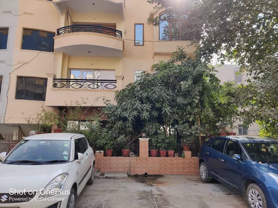 3BHK · Semi Furnished · Apartment