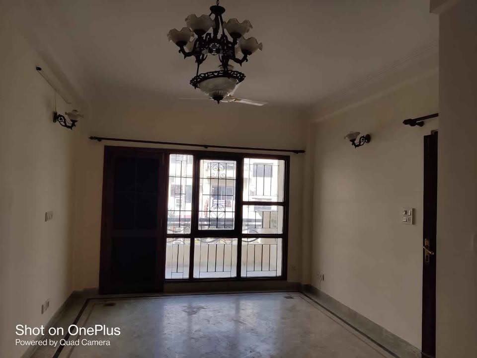 3BHK · Semi Furnished · Apartment