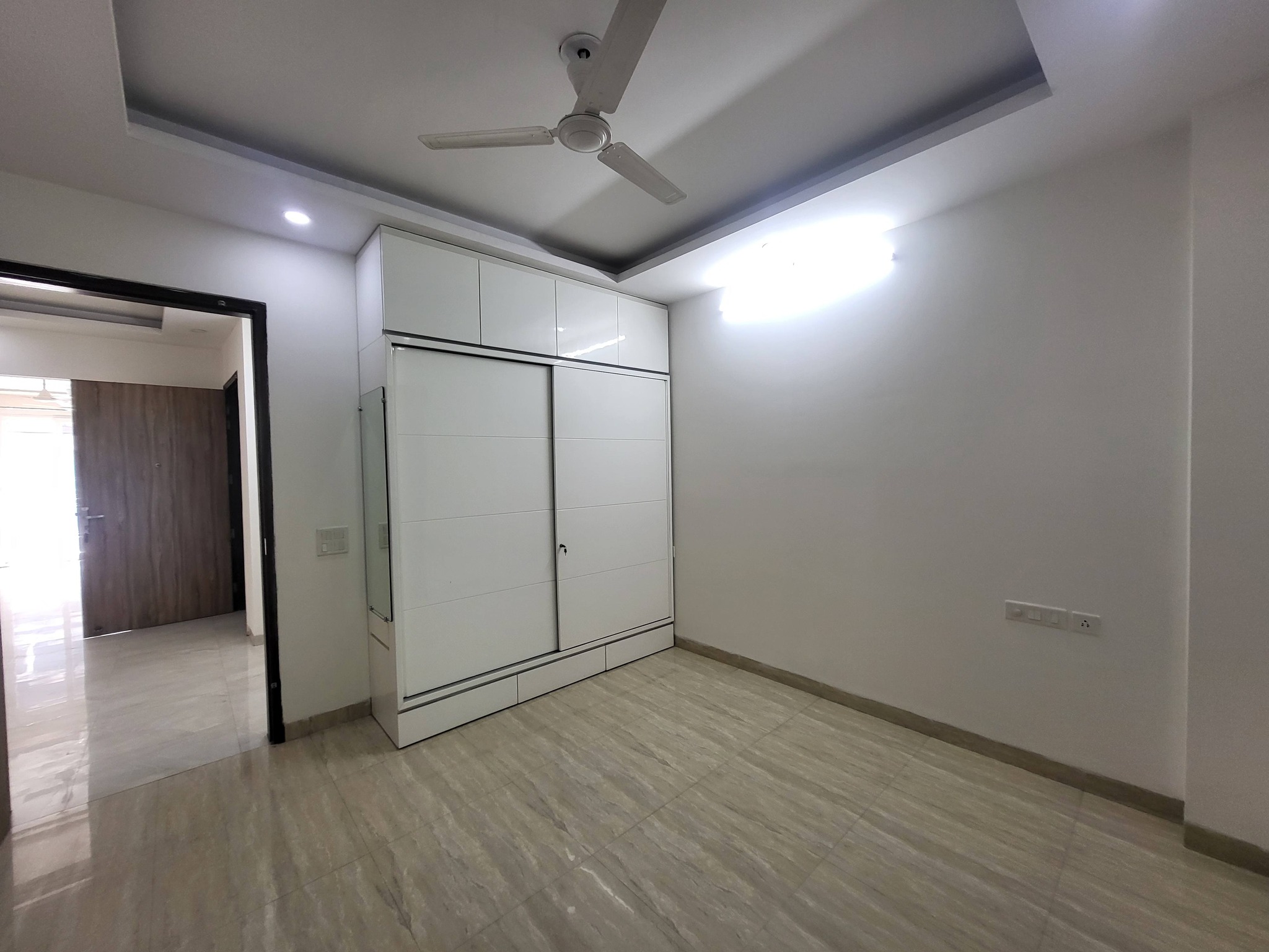 3BHK · Semi Furnished · Apartment