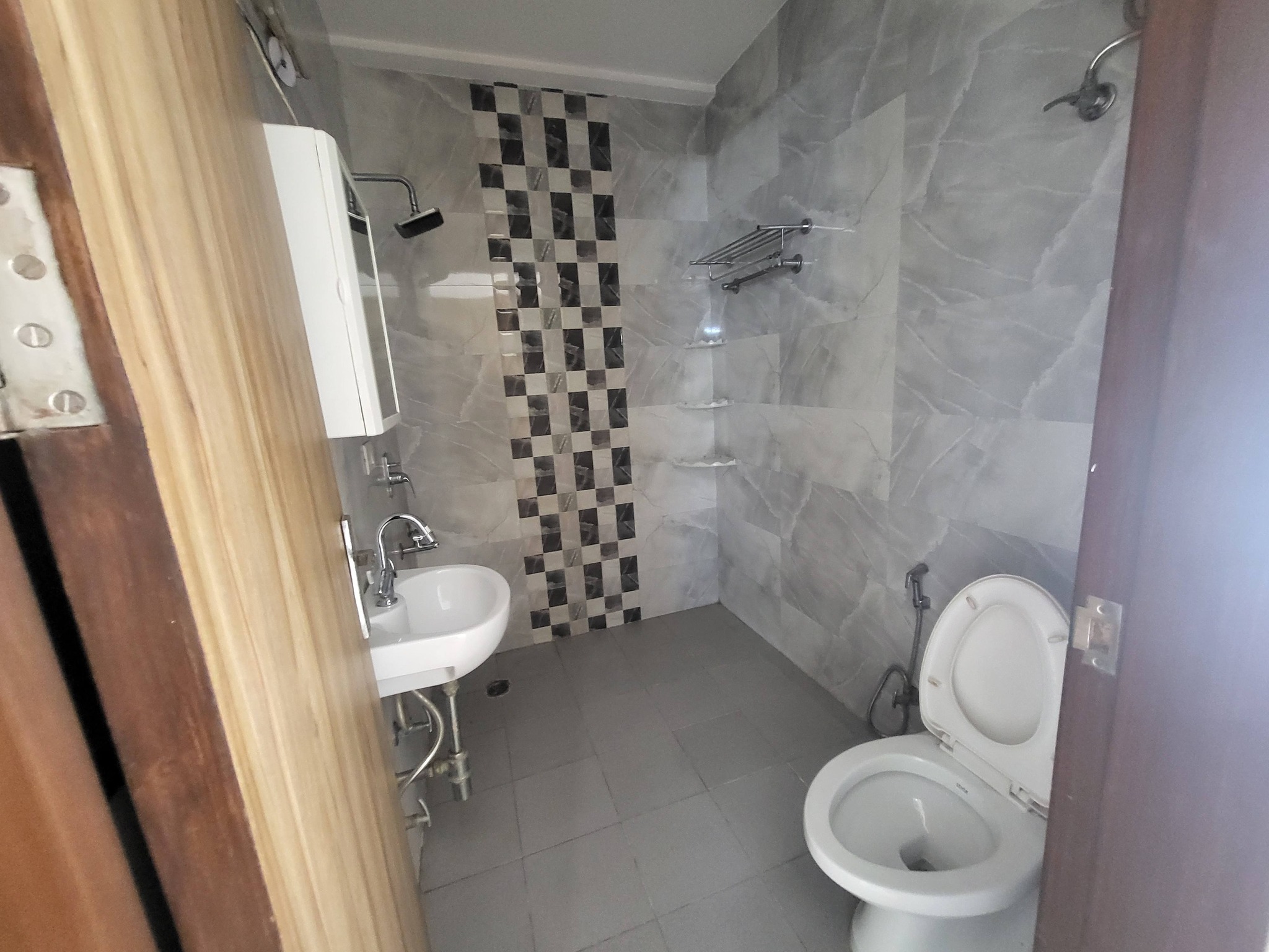 3BHK · Semi Furnished · Apartment