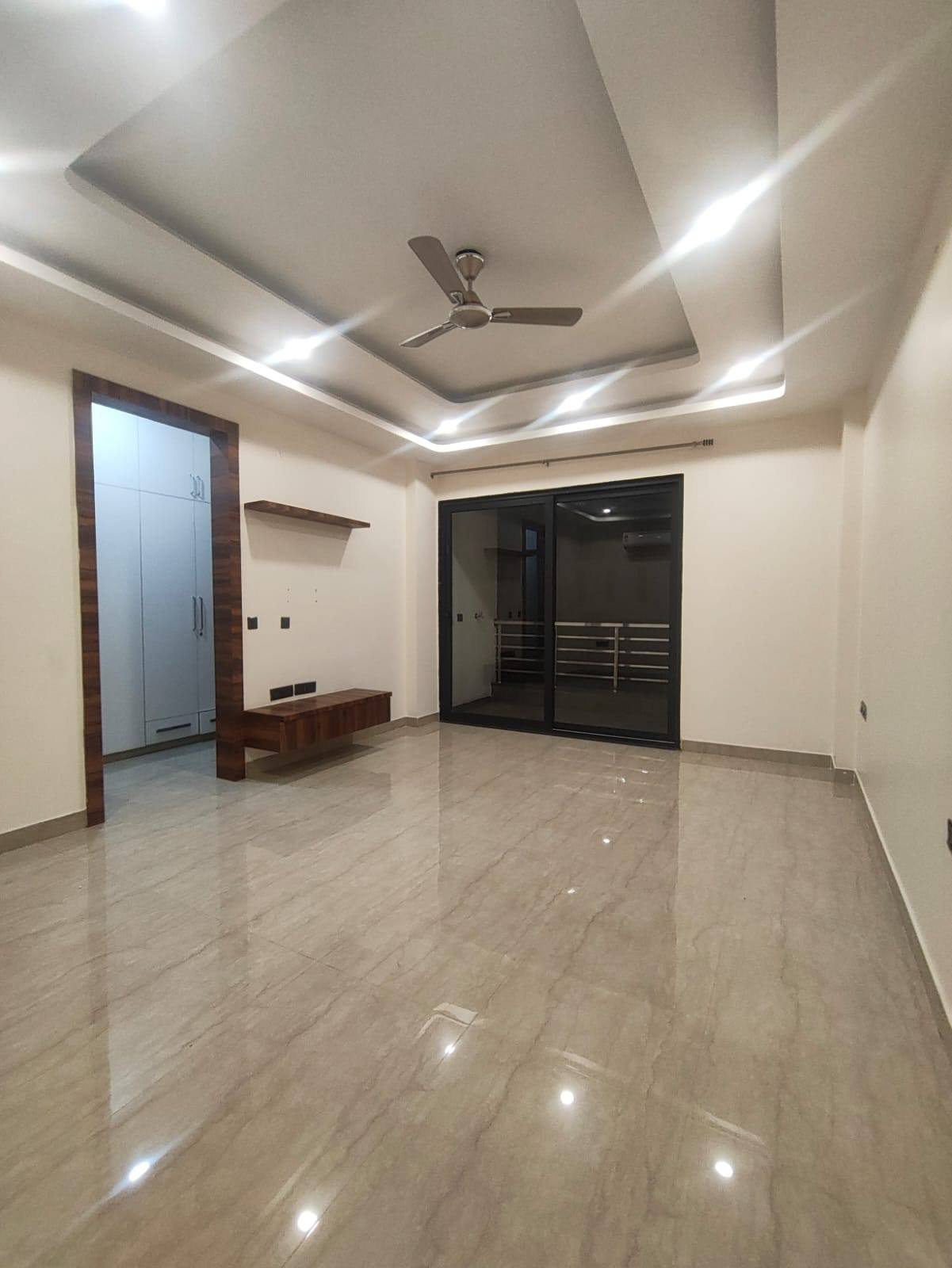 3BHK · Semi Furnished · Apartment