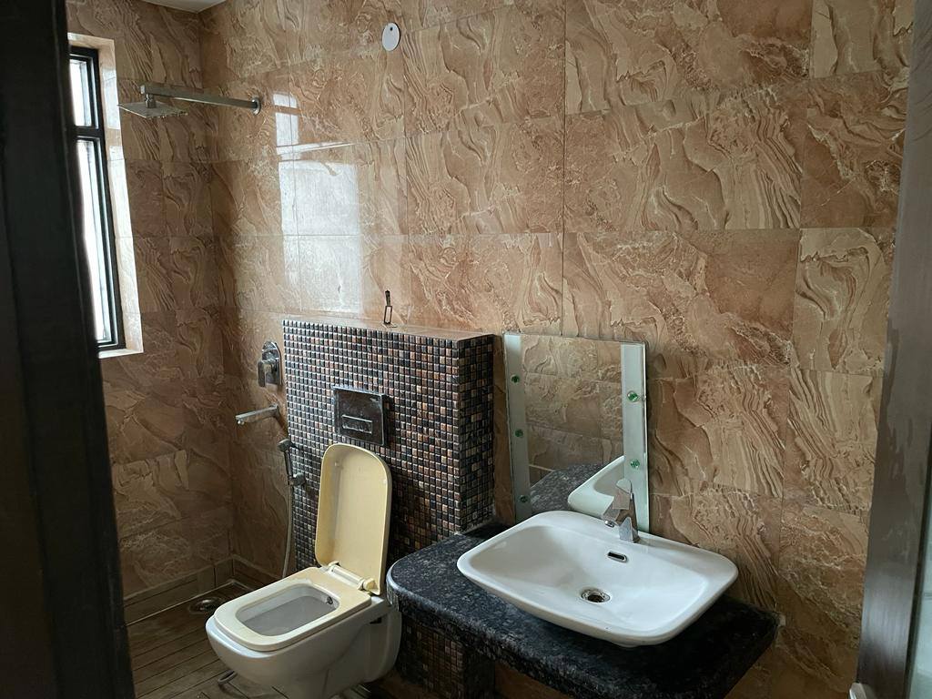 3BHK · Semi Furnished · Apartment