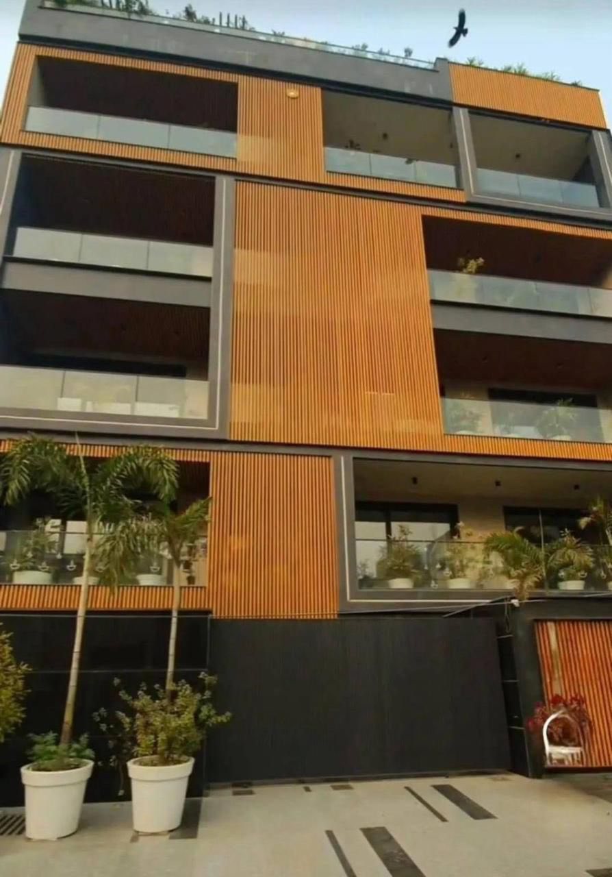 3BHK · Semi Furnished · Apartment