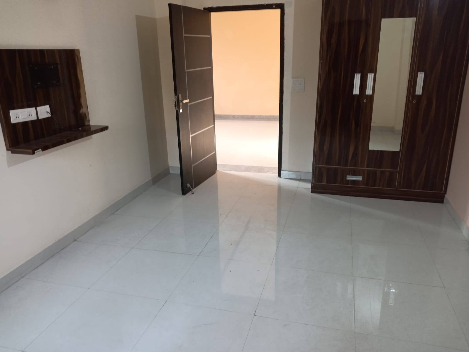 2BHK · Semi Furnished · Apartment