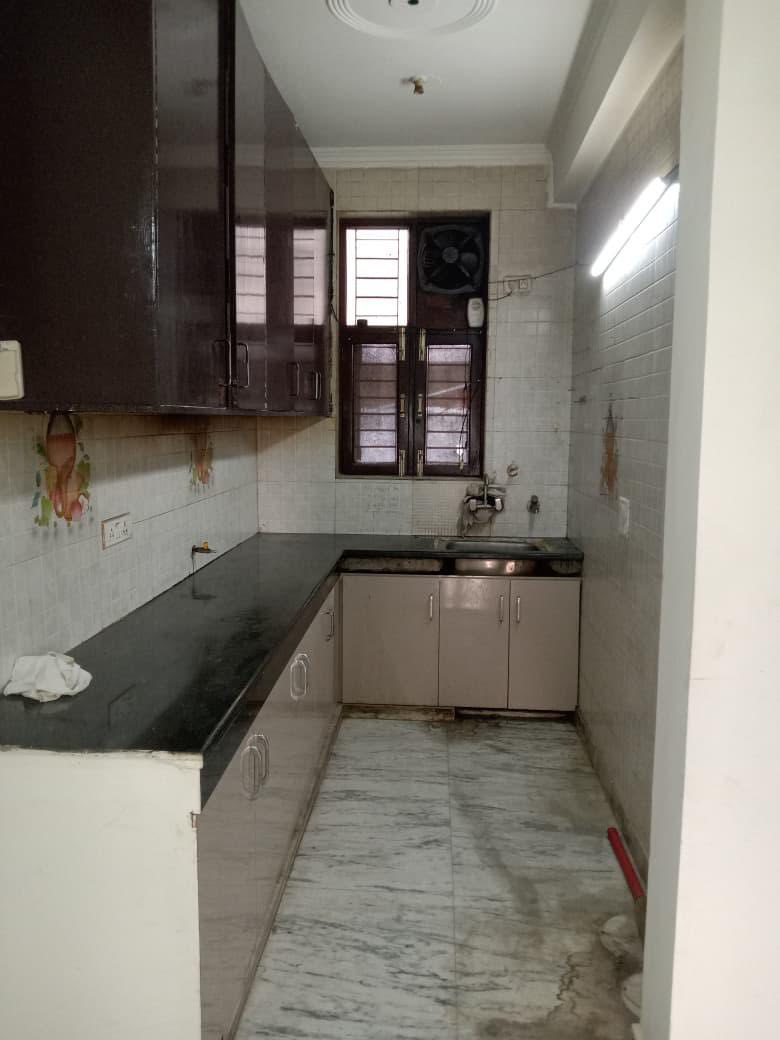 1BHK · Semi Furnished · Builder Floor