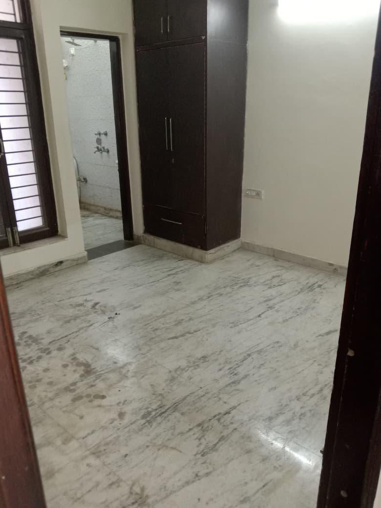 1BHK · Semi Furnished · Builder Floor