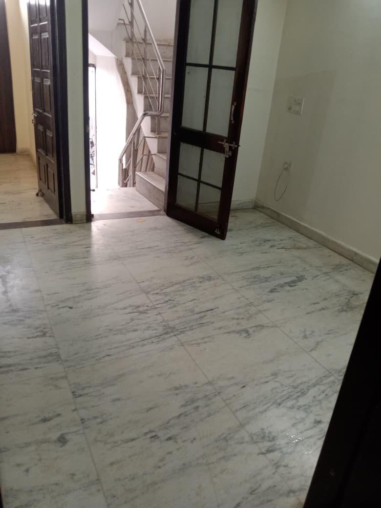 1BHK · Semi Furnished · Builder Floor