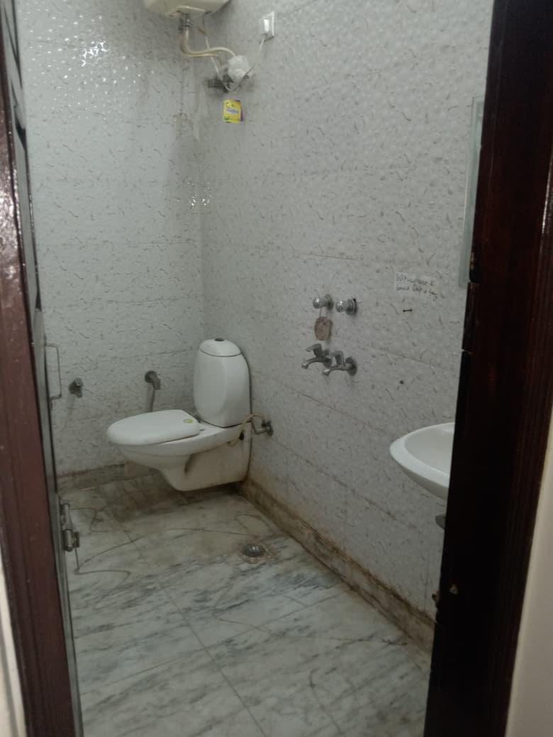1BHK · Semi Furnished · Builder Floor