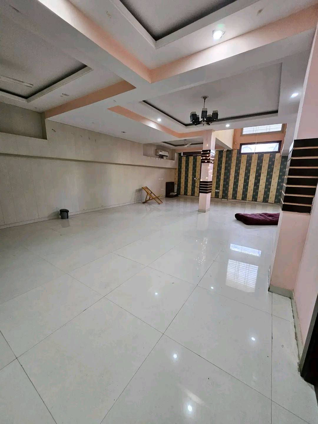 4BHK · Semi Furnished · Apartment