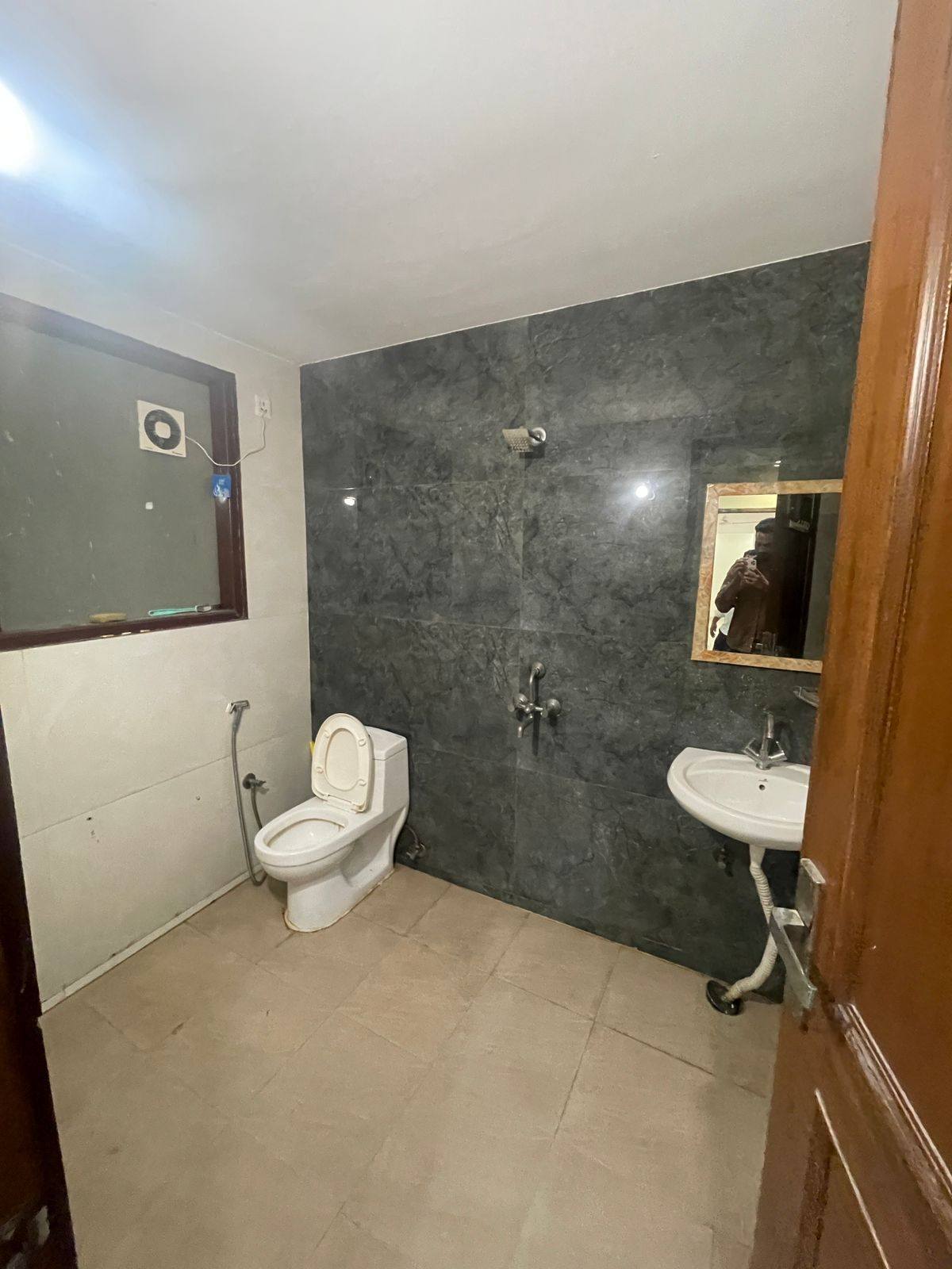 3BHK · Semi Furnished · Apartment