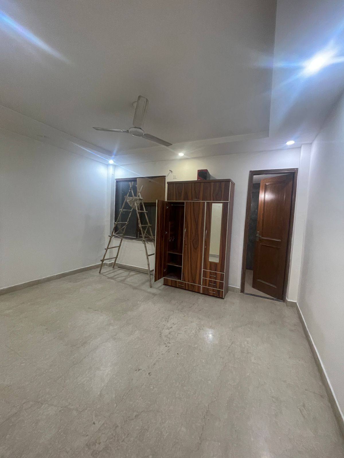 3BHK · Semi Furnished · Apartment