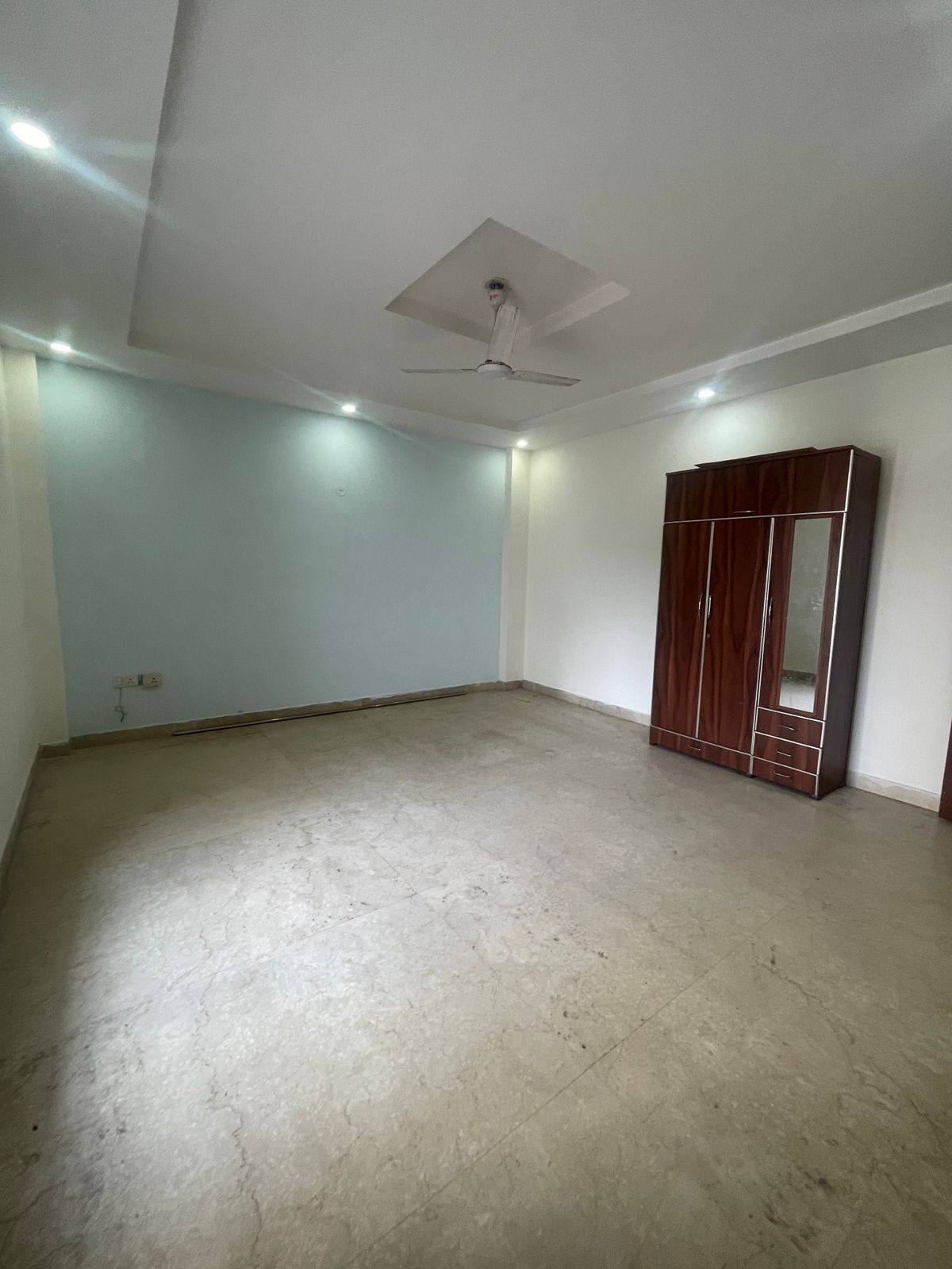 3BHK · Semi Furnished · Apartment